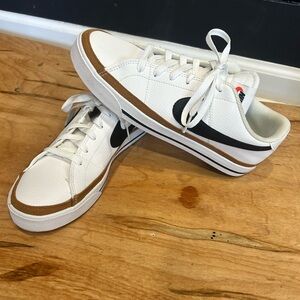 Nike Women's Sneakers in White and Tan with Black Swoosh